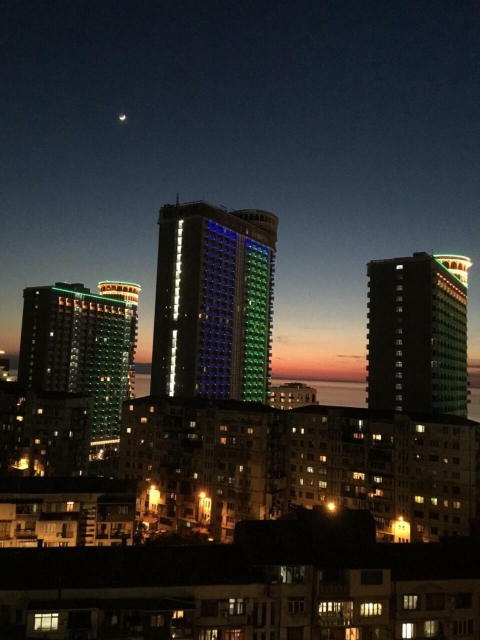 Pirosmani 18D, 12 Floor Apartman Batumi Kültér fotó